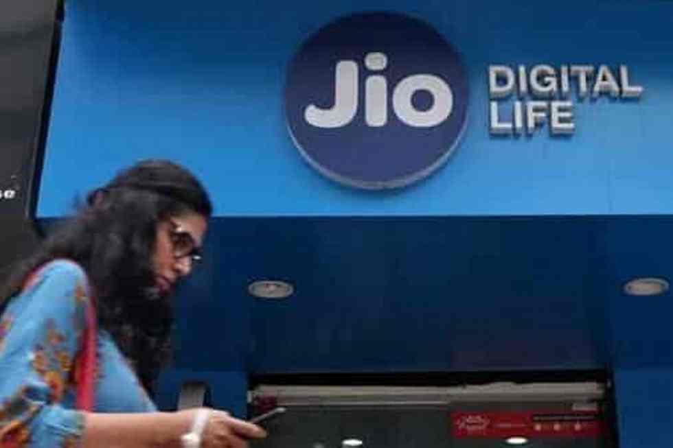 Reliance Jio loses 1.29 cr cellular subscribers, Airtel provides 4.75 lakh in December 2021: Trai