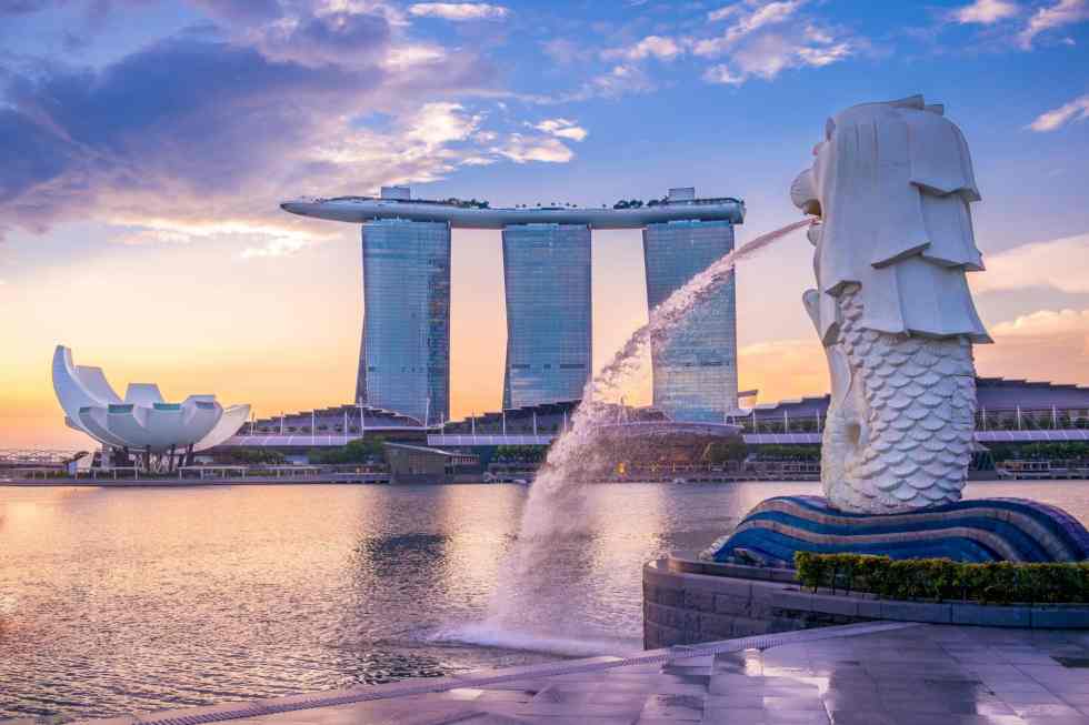 JERA opens Singapore firm to renegotiate LNG offers